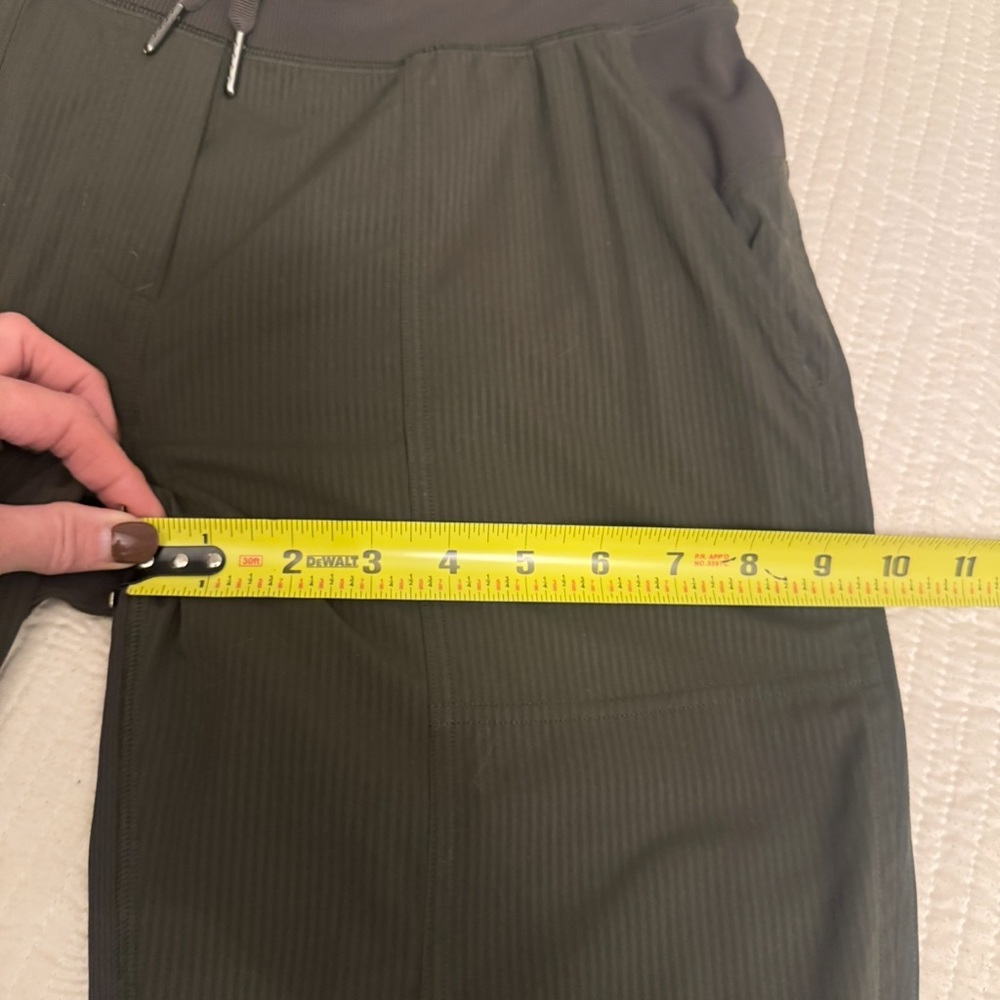 LULU LEMON Dance Studio Dark Army Green Mid Rise Pant Size 6 - Picture 8 of 16